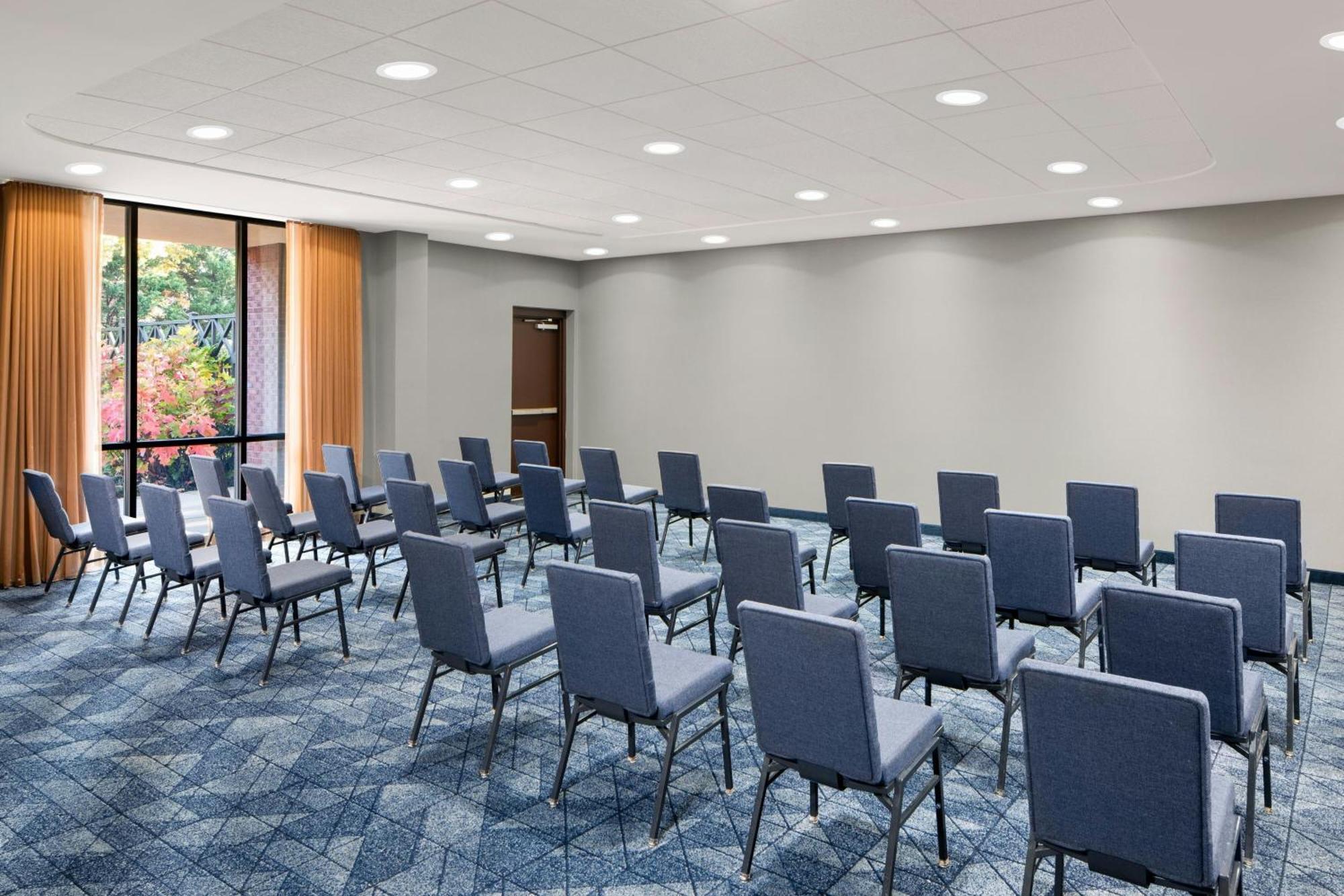 Courtyard By Marriott Knoxville Airport Alcoa Bagian luar foto