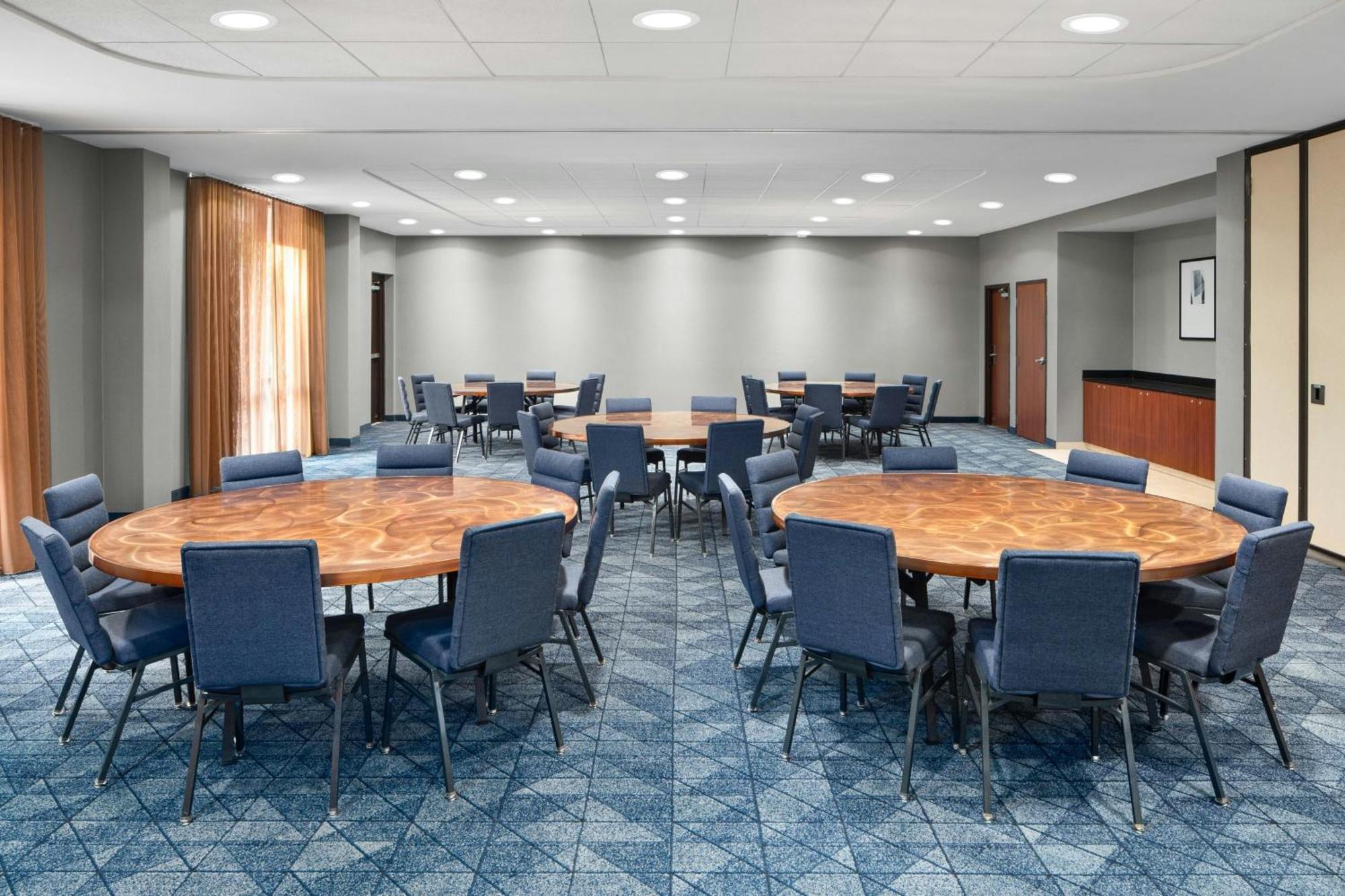 Courtyard By Marriott Knoxville Airport Alcoa Bagian luar foto