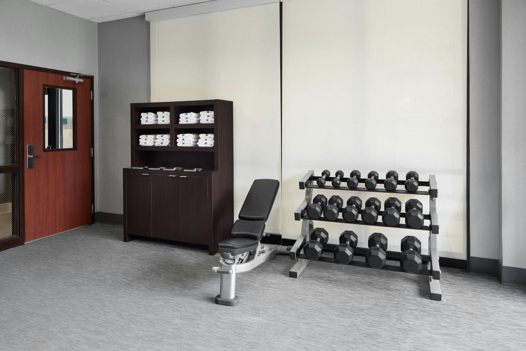 Courtyard By Marriott Knoxville Airport Alcoa Bagian luar foto