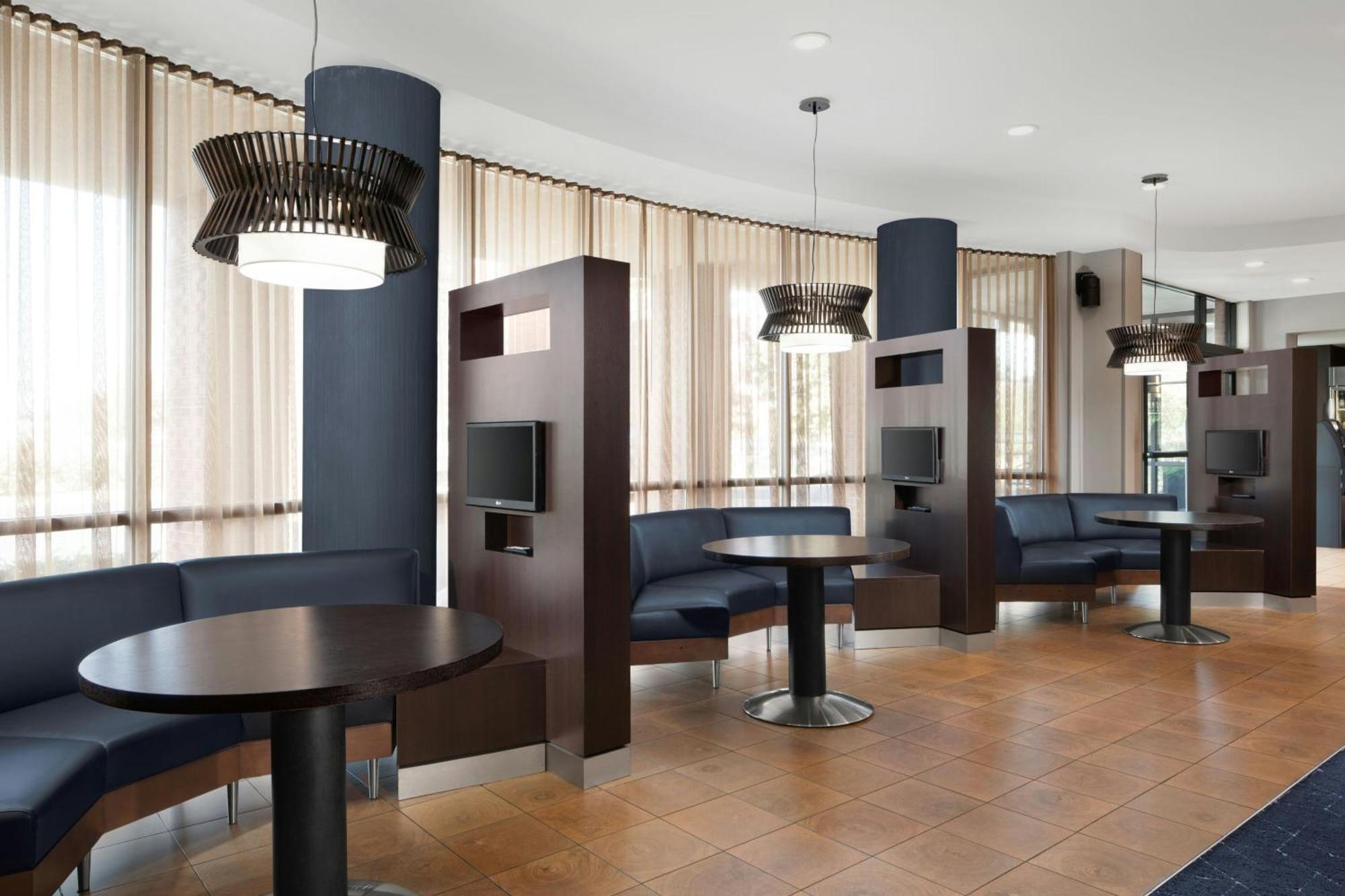 Courtyard By Marriott Knoxville Airport Alcoa Bagian luar foto