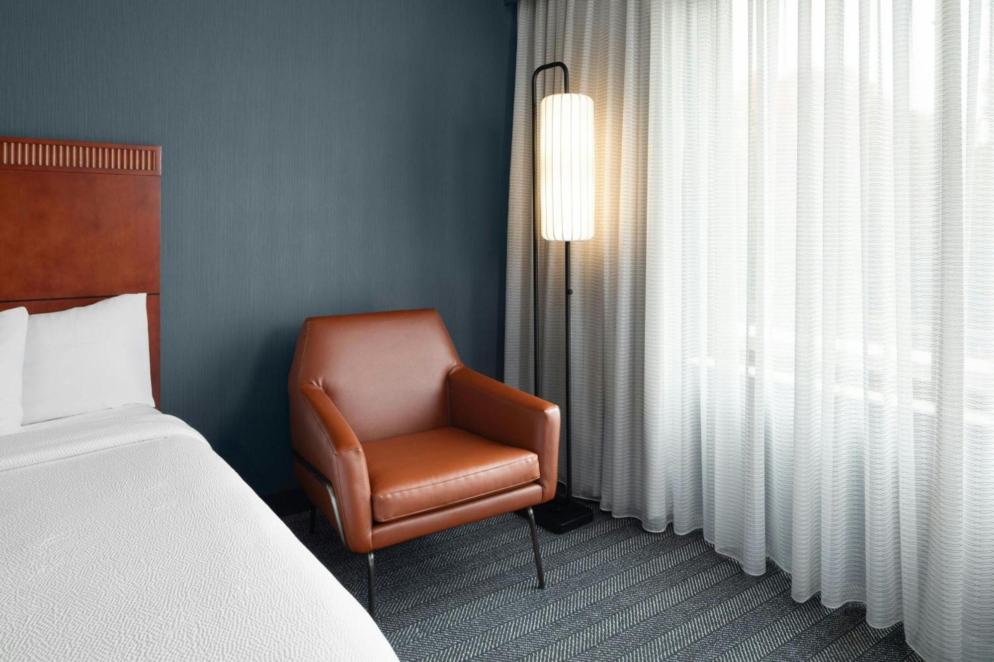 Courtyard By Marriott Knoxville Airport Alcoa Bagian luar foto