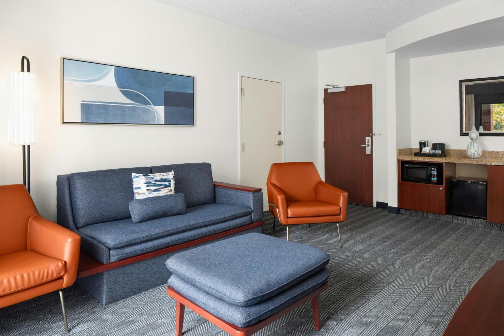 Courtyard By Marriott Knoxville Airport Alcoa Bagian luar foto