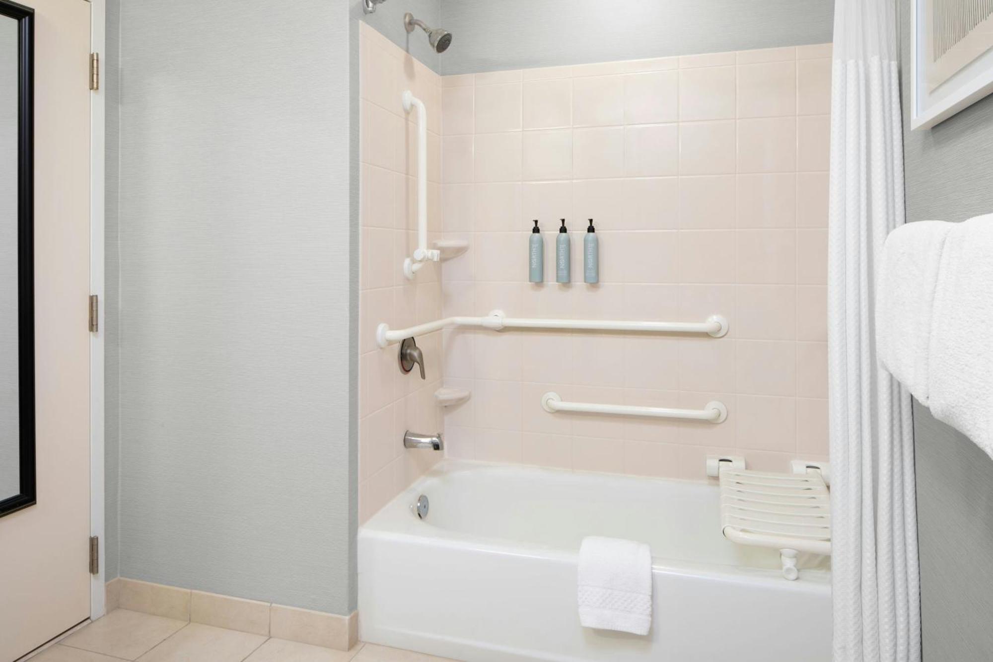 Courtyard By Marriott Knoxville Airport Alcoa Bagian luar foto